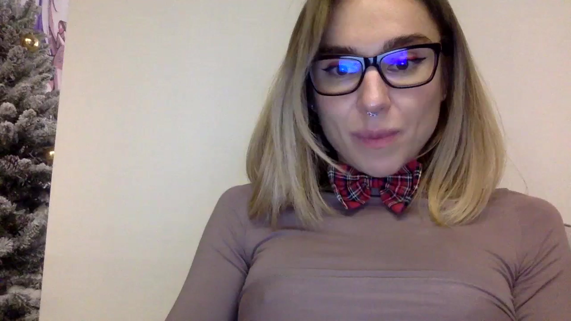 Gallery image thumbnail from EgoisticKitty's myfreecams stream on, 12/22/2023, 19:43 image 14 of 20