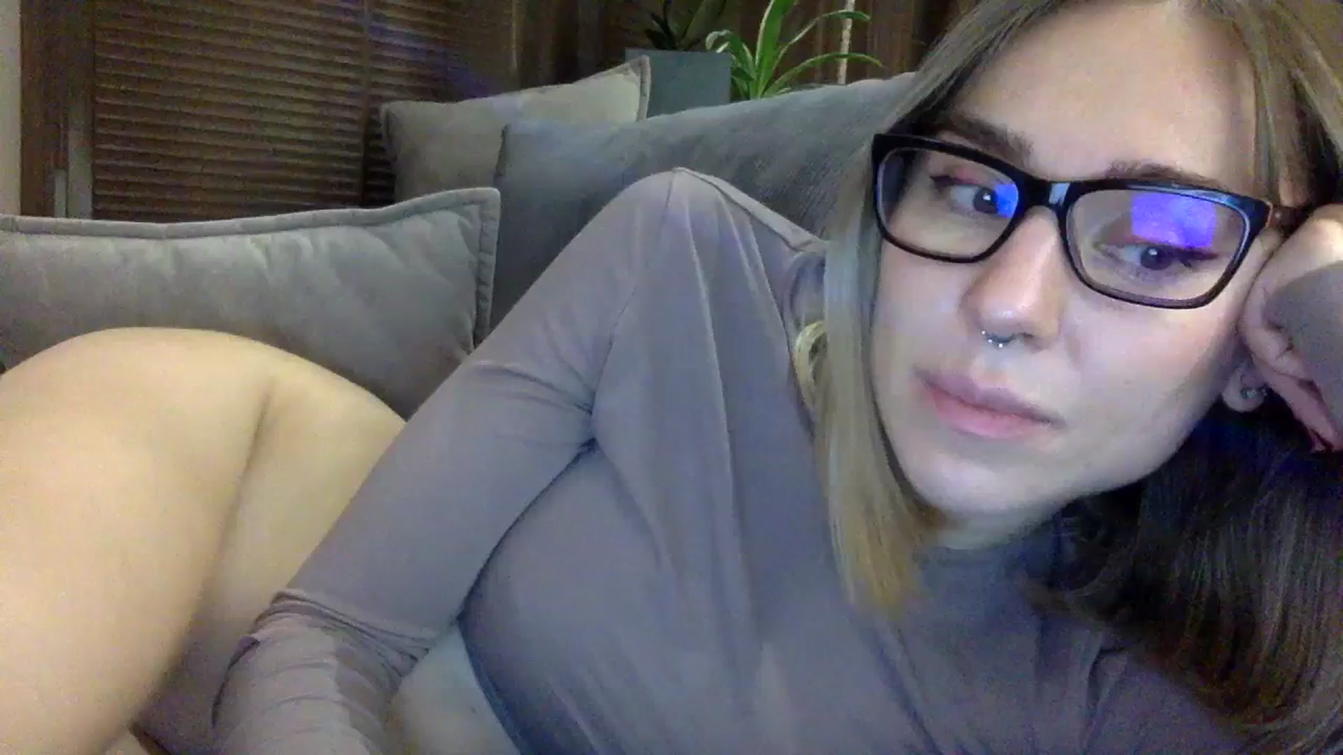 Gallery image thumbnail from EgoisticKitty's myfreecams stream on, 12/23/2023, 22:12 image 4 of 20