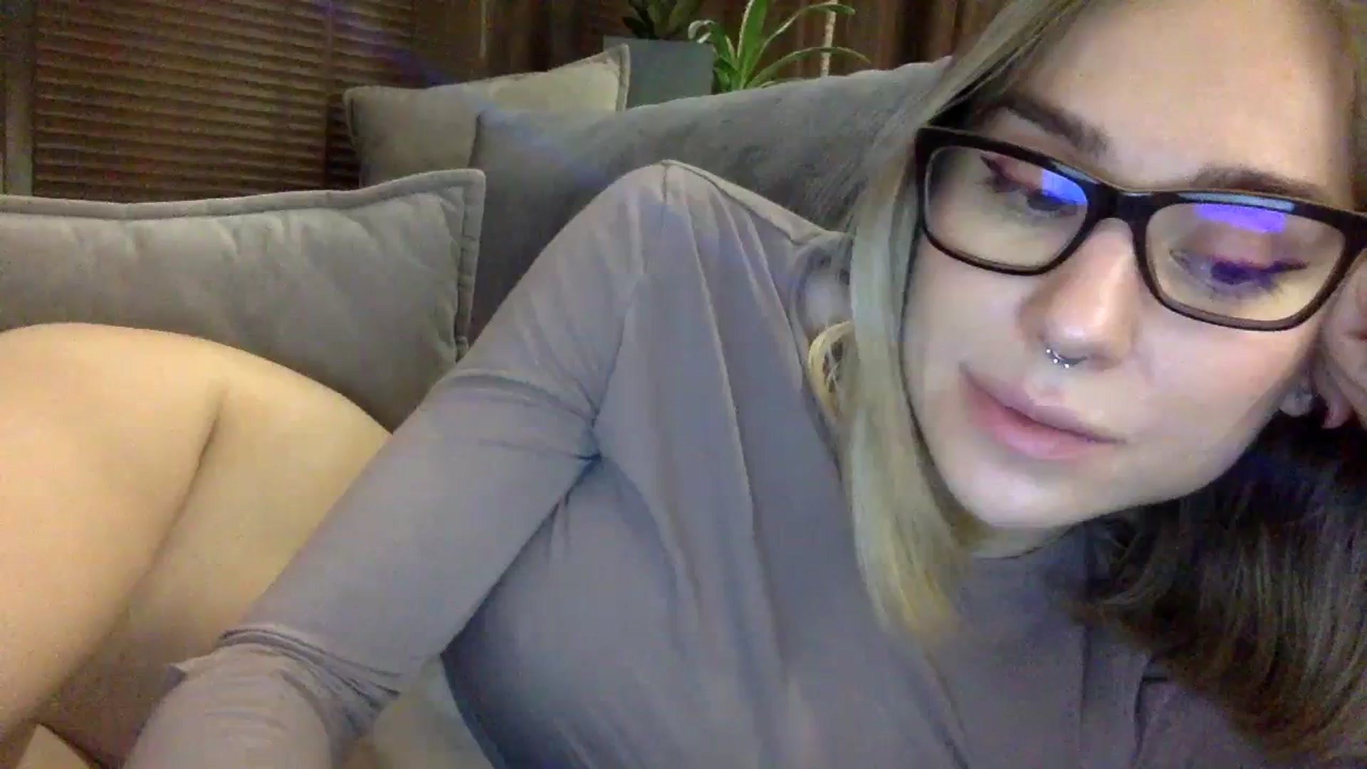 Gallery image thumbnail from EgoisticKitty's myfreecams stream on, 12/23/2023, 22:12 image 5 of 20