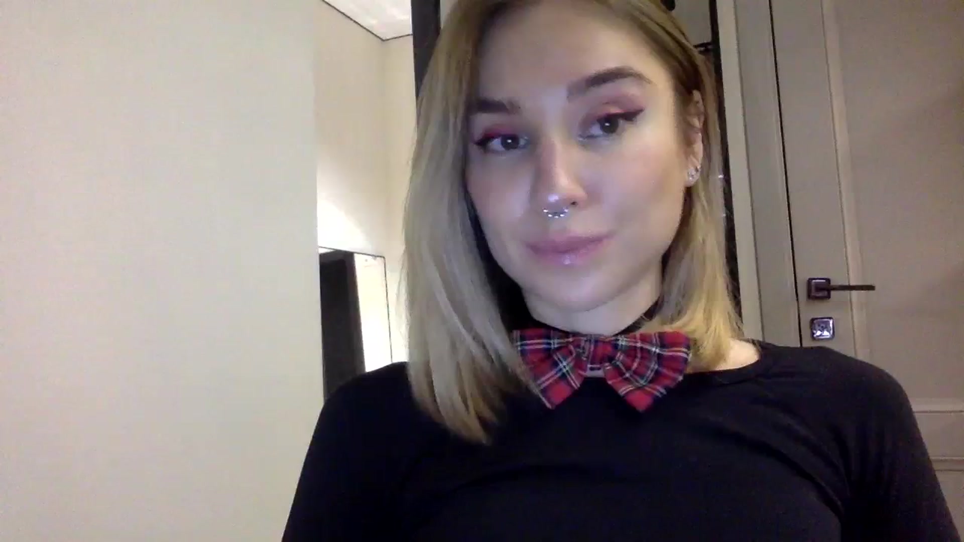 Gallery image thumbnail from EgoisticKitty's myfreecams stream on, 12/24/2023, 08:55 image 18 of 20
