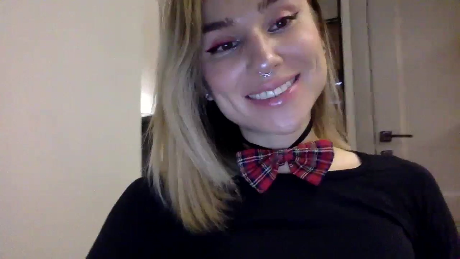 Gallery image thumbnail from EgoisticKitty's myfreecams stream on, 12/24/2023, 08:55 image 15 of 20