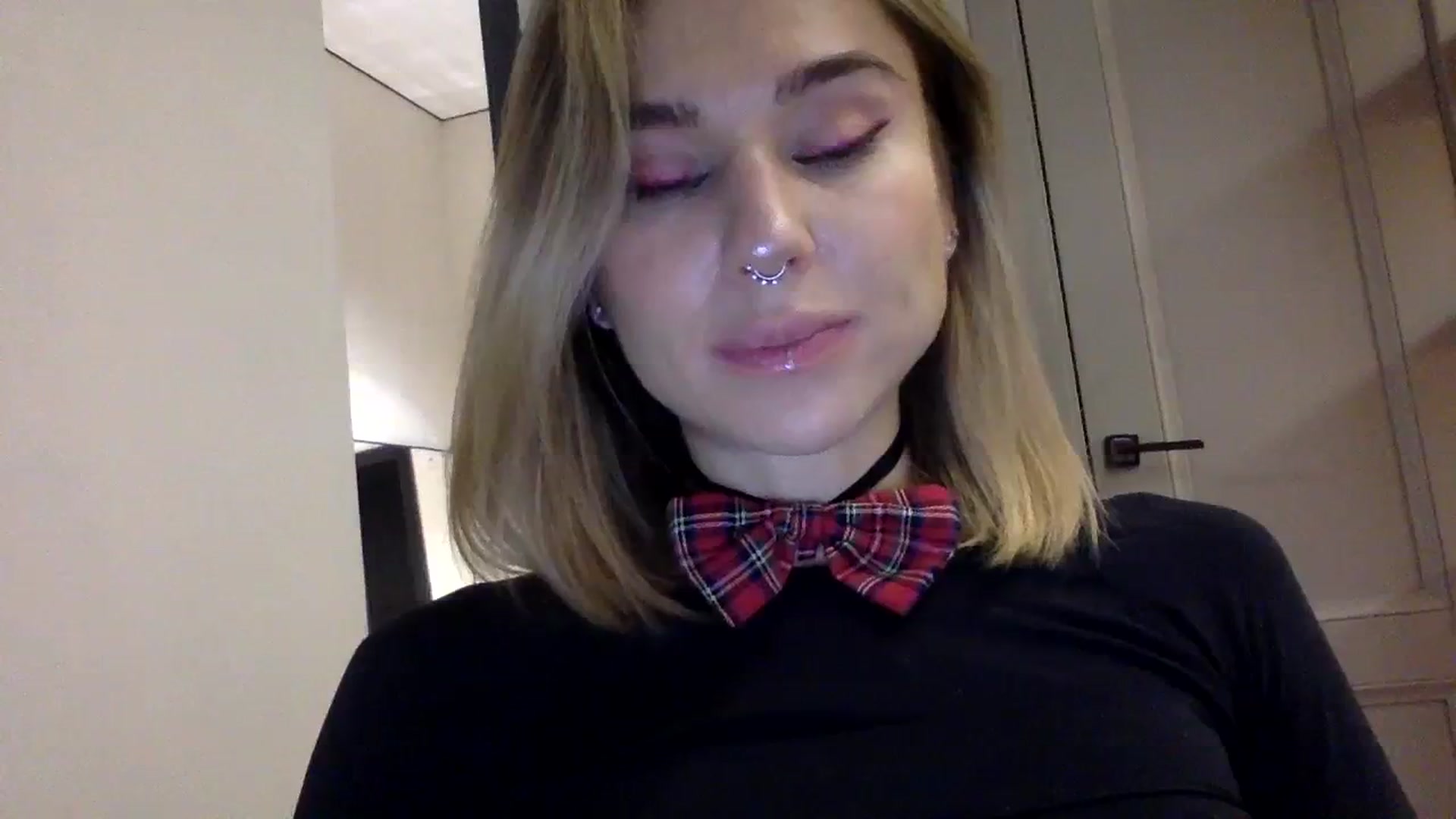 Gallery image thumbnail from EgoisticKitty's myfreecams stream on, 12/24/2023, 08:55 image 16 of 20