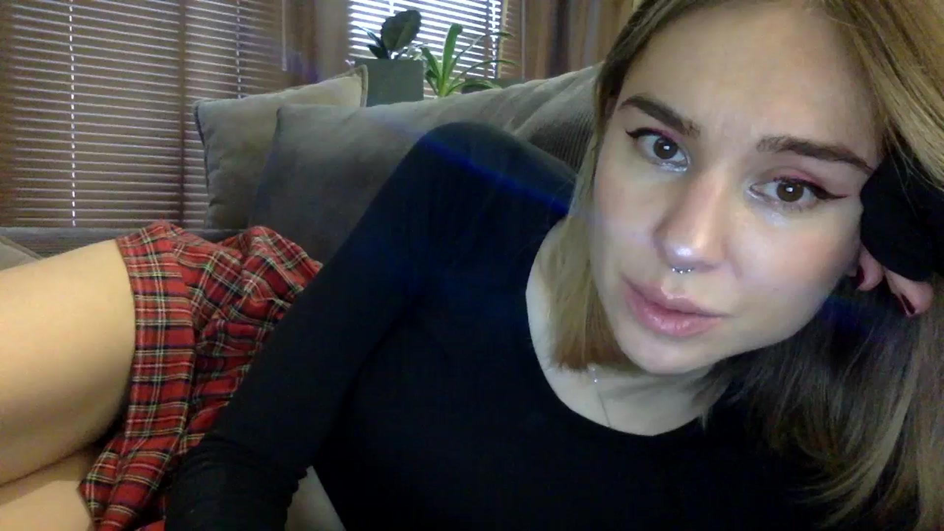 Gallery image thumbnail from EgoisticKitty's myfreecams stream on, 12/24/2023, 10:09 image 3 of 20