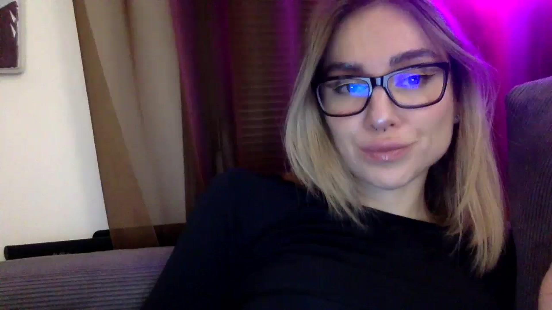 Gallery image thumbnail from EgoisticKitty's myfreecams stream on, 12/24/2023, 21:44 image 18 of 20