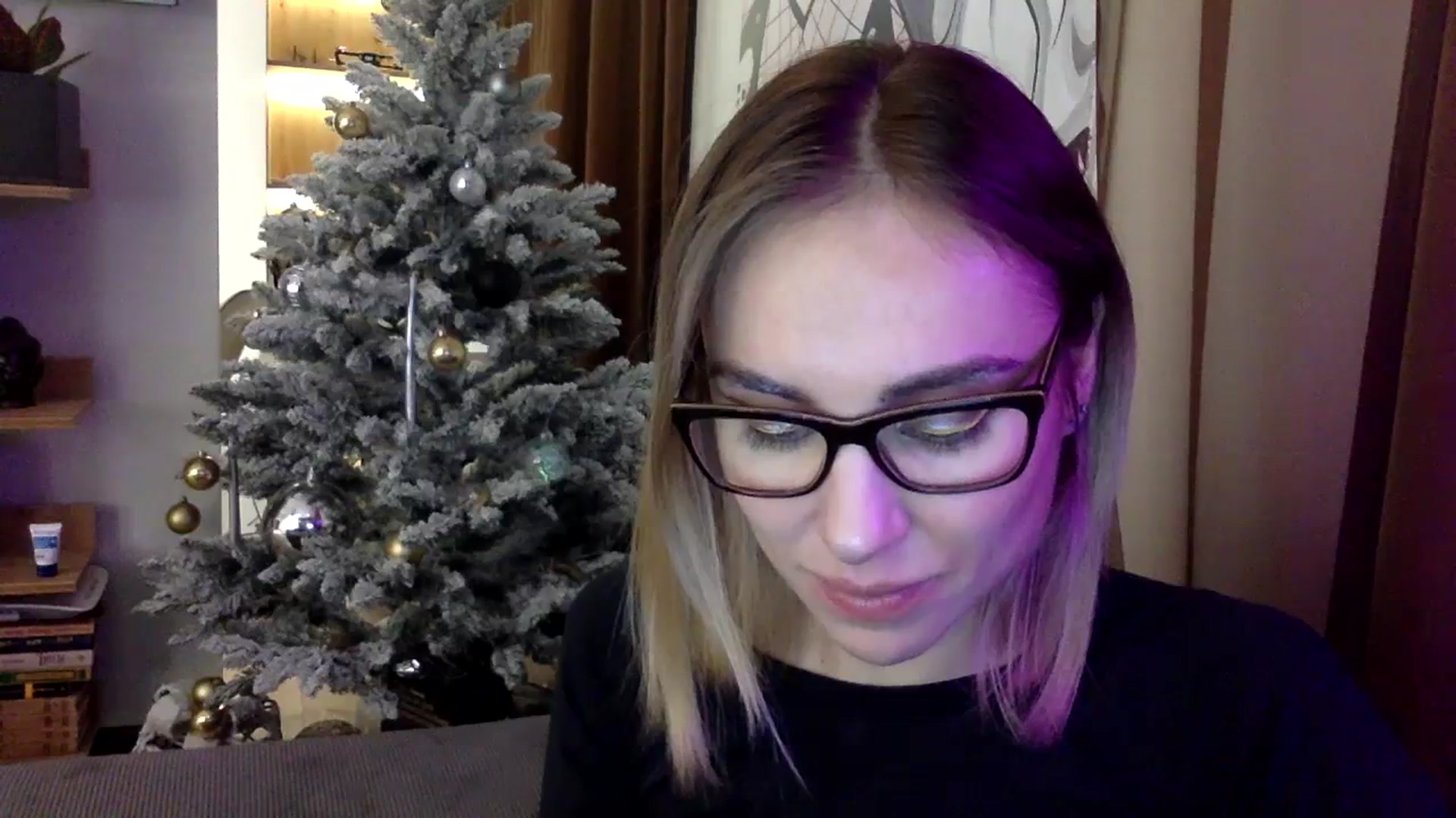 Gallery image thumbnail from EgoisticKitty's myfreecams stream on, 12/24/2023, 22:56 image 14 of 20