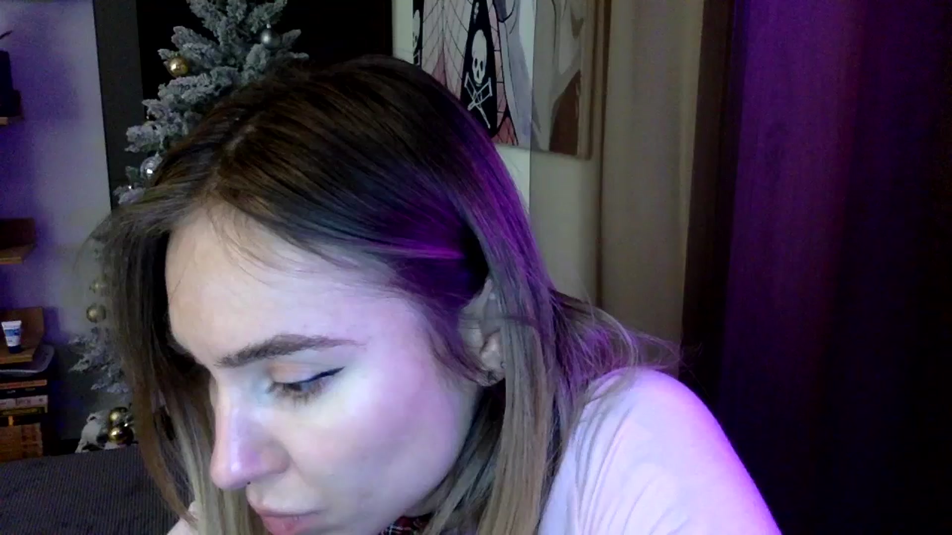 Gallery image thumbnail from EgoisticKitty's myfreecams stream on, 12/25/2023, 14:26 image 4 of 20