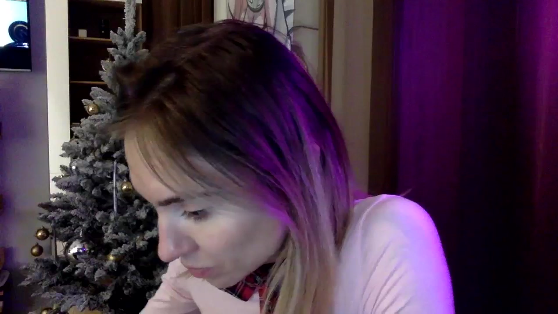 Gallery image thumbnail from EgoisticKitty's myfreecams stream on, 12/25/2023, 14:26 image 17 of 20