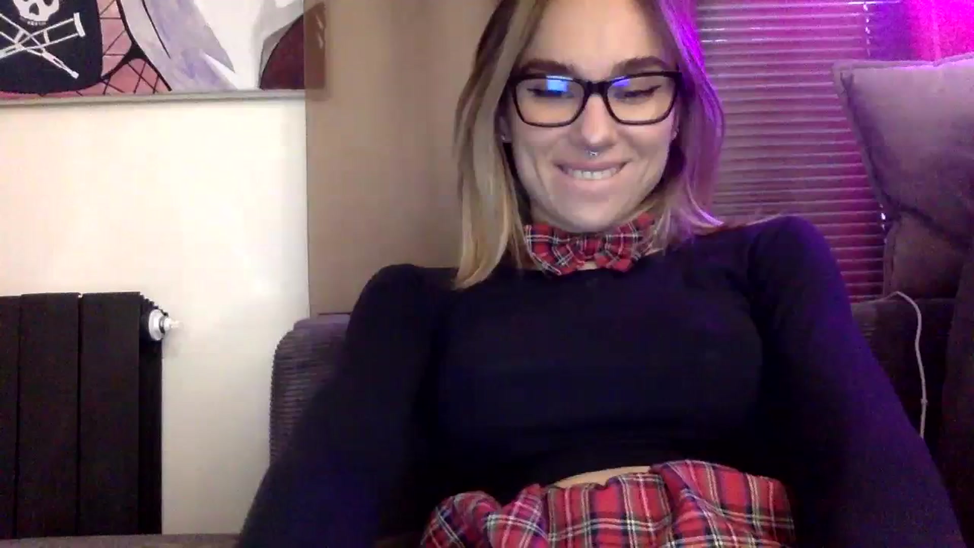 Gallery image thumbnail from EgoisticKitty's myfreecams stream on, 12/26/2023, 08:03 image 18 of 20