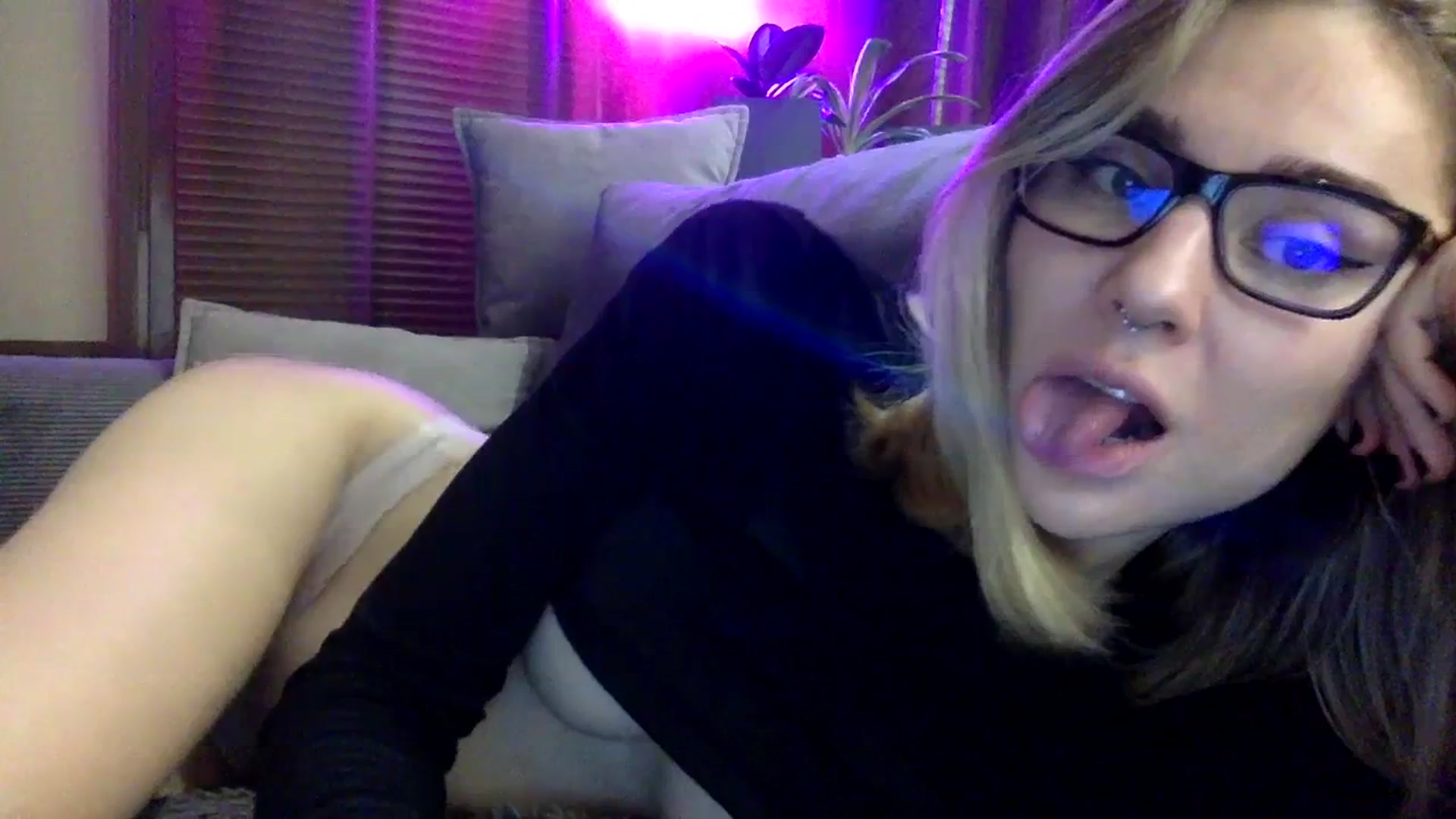 Gallery image thumbnail from EgoisticKitty's myfreecams stream on, 12/26/2023, 23:02 image 10 of 20