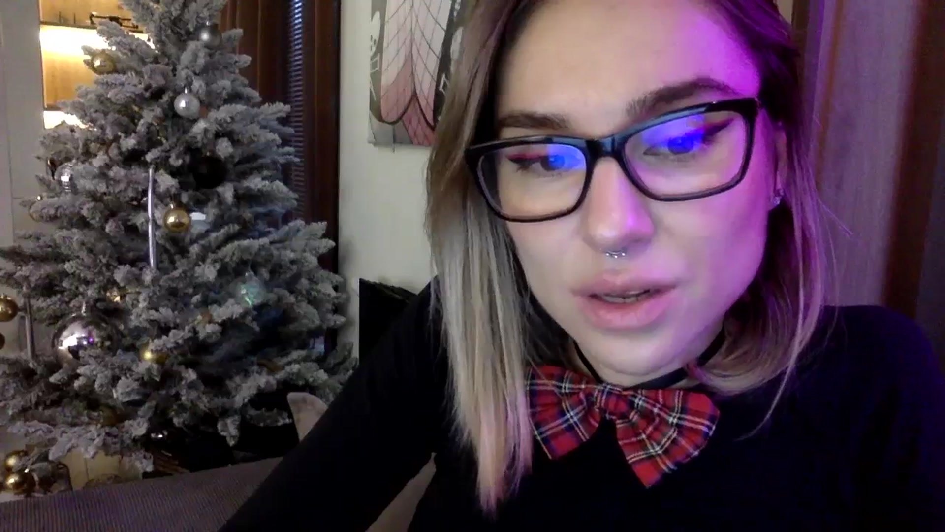 Gallery image thumbnail from EgoisticKitty's myfreecams stream on, 12/27/2023, 09:02 image 13 of 20