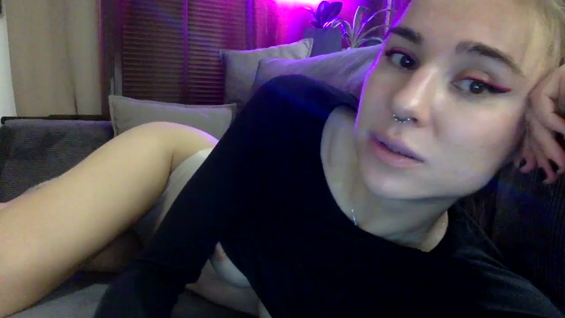 Gallery image thumbnail from EgoisticKitty's myfreecams stream on, 12/27/2023, 15:42 image 8 of 20