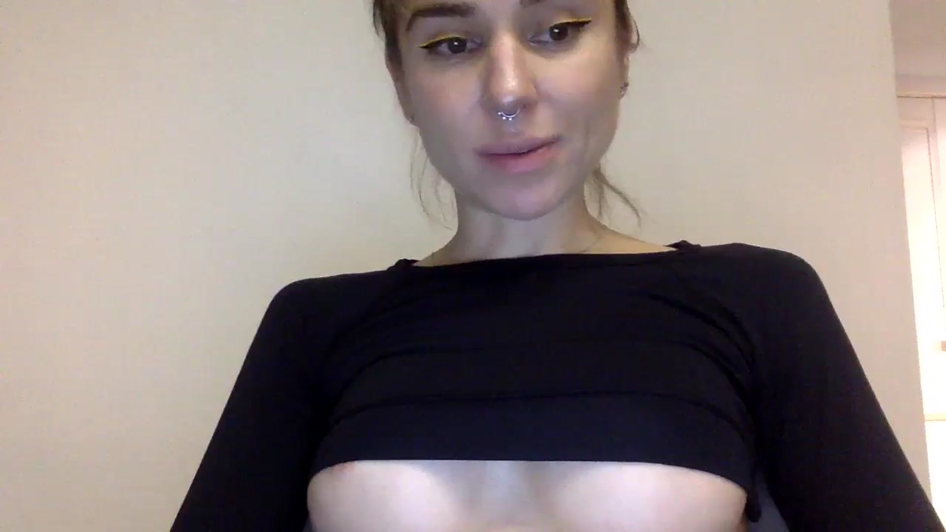 Gallery image thumbnail from EgoisticKitty's myfreecams stream on, 12/28/2023, 10:40 image 16 of 20