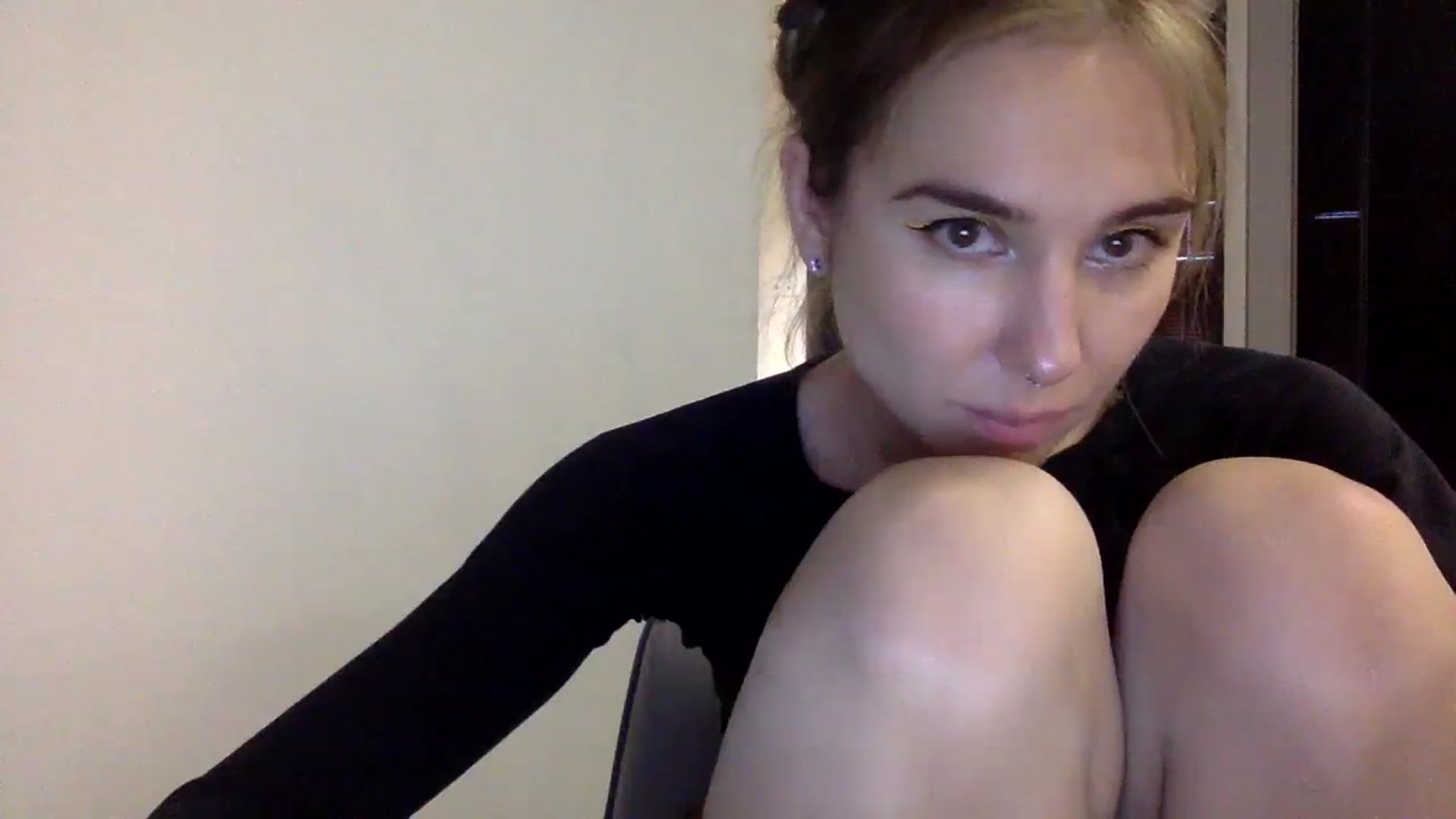 Gallery image thumbnail from EgoisticKitty's myfreecams stream on, 12/28/2023, 10:40 image 7 of 20