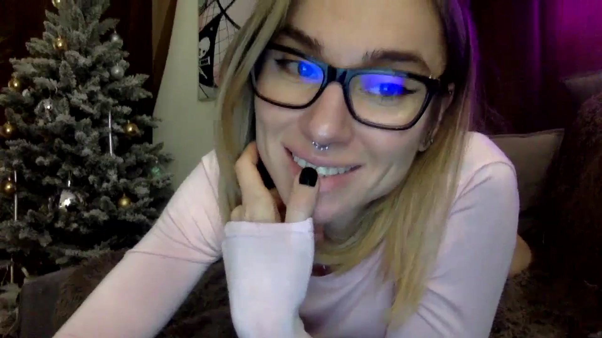 Gallery image thumbnail from EgoisticKitty's myfreecams stream on, 01/02/2024, 15:13 image 13 of 20