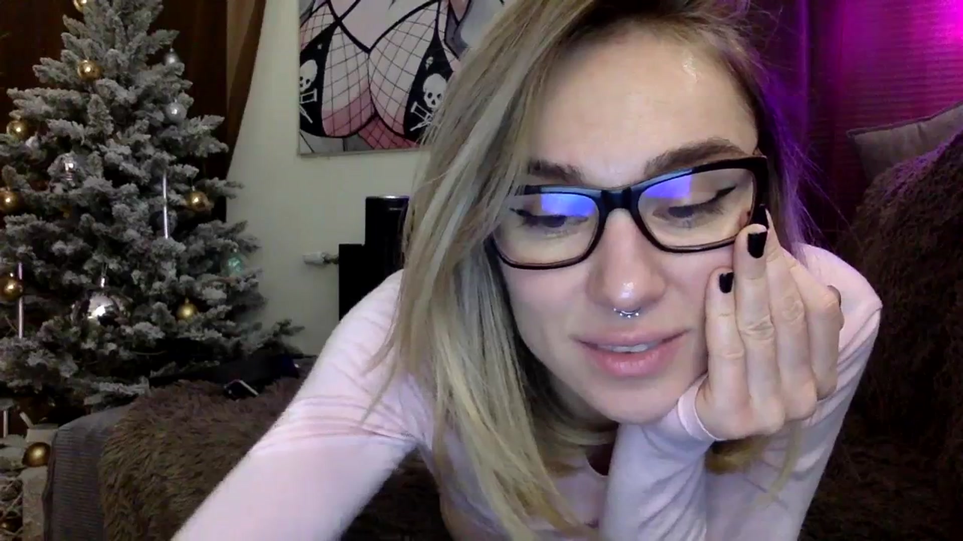 Gallery image thumbnail from EgoisticKitty's myfreecams stream on, 01/02/2024, 15:13 image 7 of 20