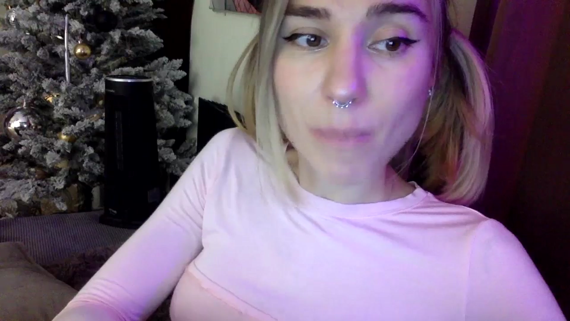 Gallery image thumbnail from EgoisticKitty's myfreecams stream on, 01/03/2024, 14:06 image 16 of 20