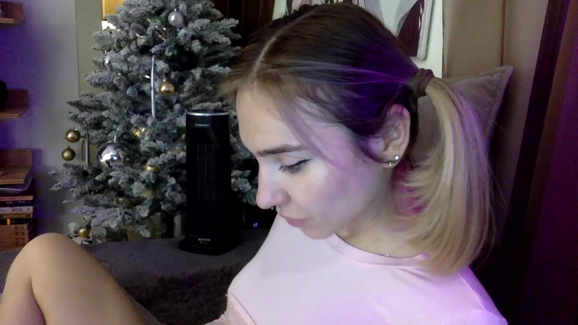 Gallery image thumbnail from EgoisticKitty's myfreecams stream on, 01/03/2024, 14:06 image 19 of 20