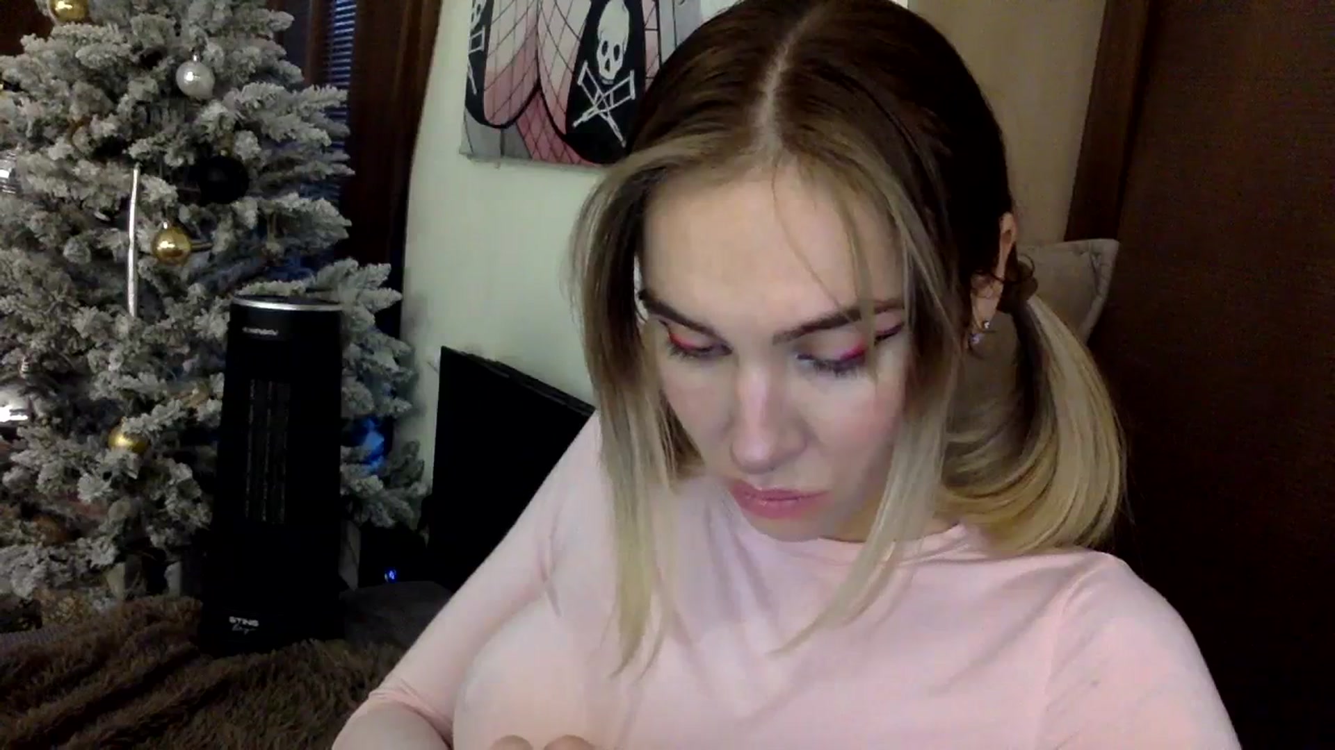 Gallery image thumbnail from EgoisticKitty's myfreecams stream on, 01/04/2024, 12:43 image 3 of 20