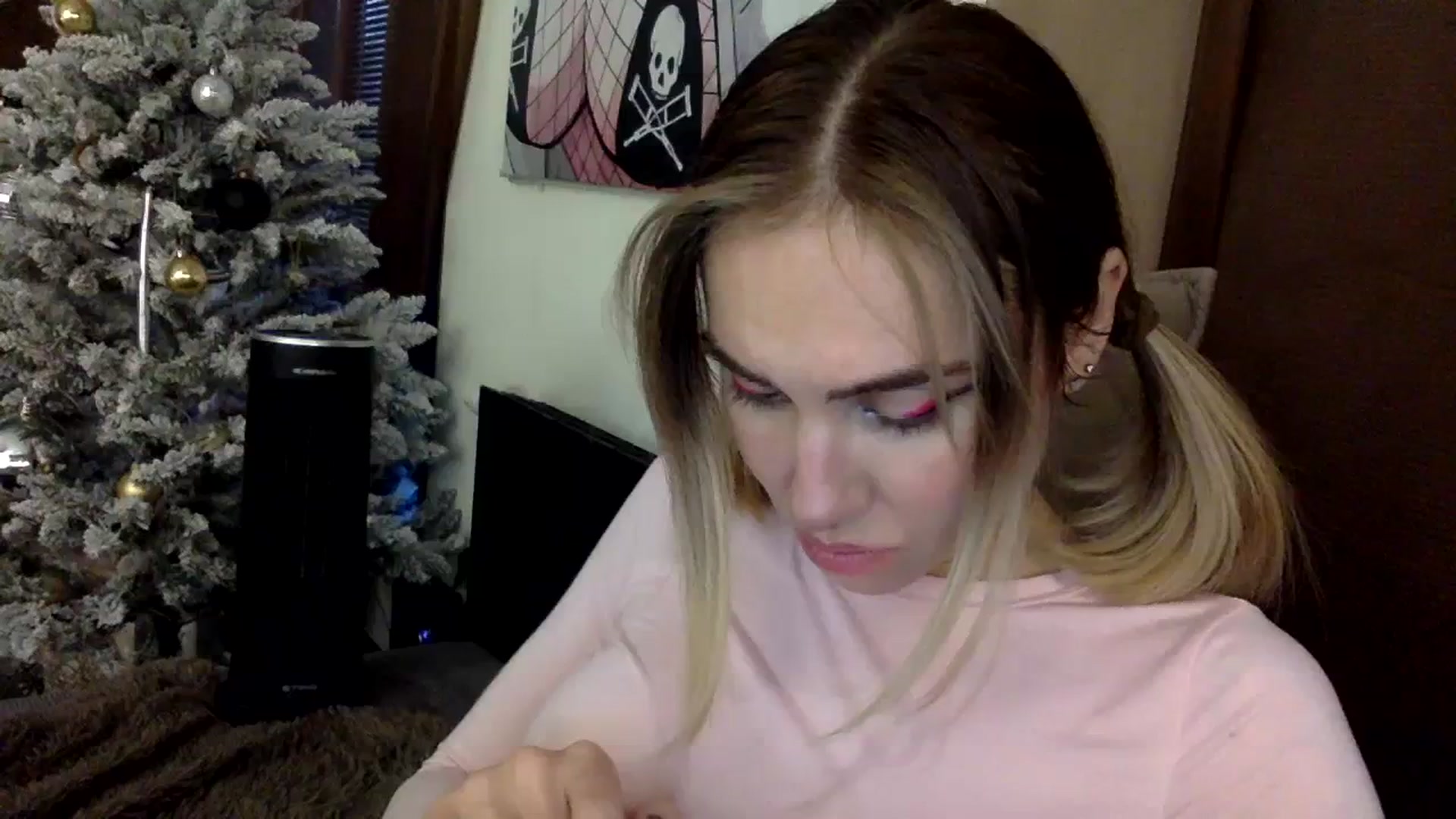 Gallery image thumbnail from EgoisticKitty's myfreecams stream on, 01/04/2024, 12:43 image 1 of 20