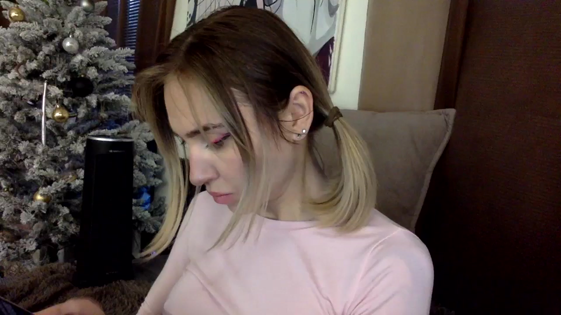 Gallery image thumbnail from EgoisticKitty's myfreecams stream on, 01/04/2024, 12:43 image 4 of 20