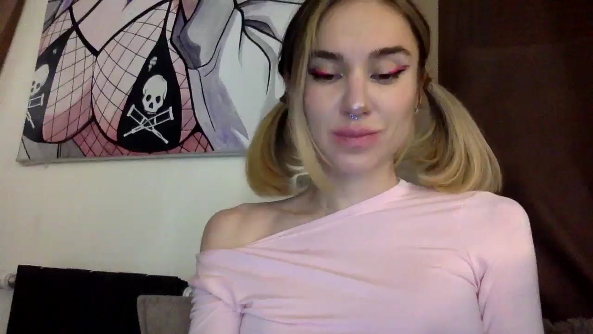 Gallery image thumbnail from EgoisticKitty's myfreecams stream on, 01/04/2024, 15:25 image 8 of 20