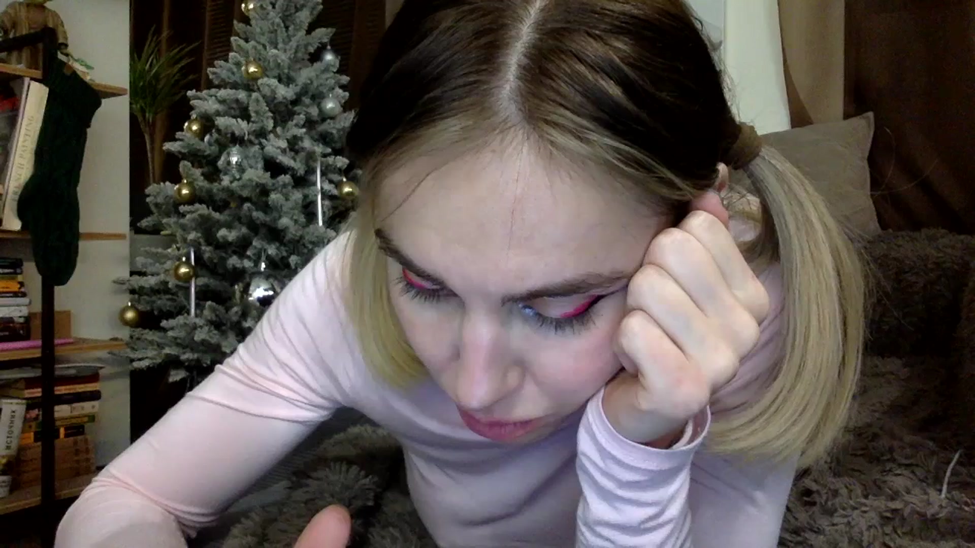 Gallery image thumbnail from EgoisticKitty's myfreecams stream on, 01/04/2024, 15:25 image 4 of 20