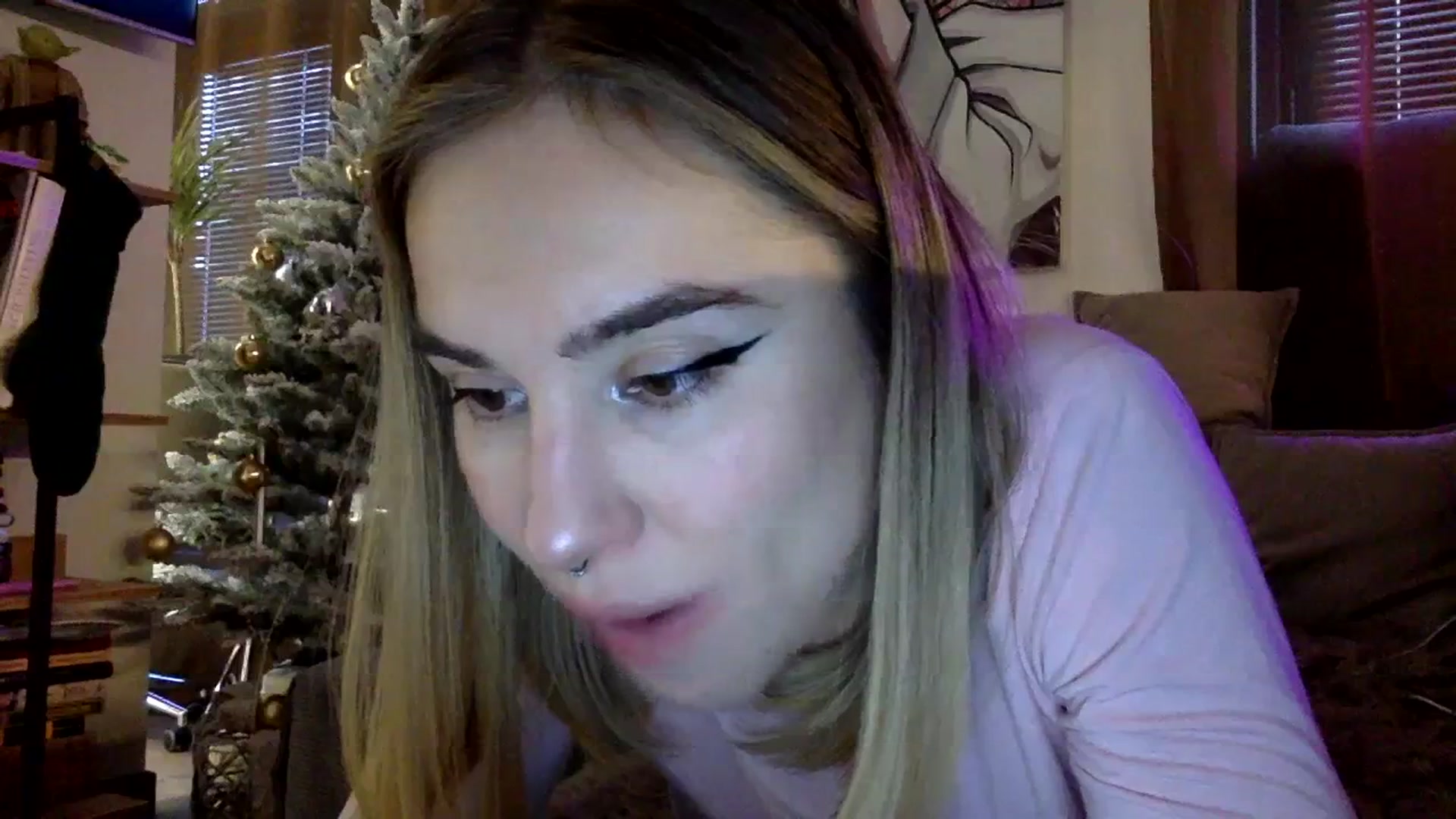 Gallery image thumbnail from EgoisticKitty's myfreecams stream on, 01/05/2024, 11:16 image 11 of 20