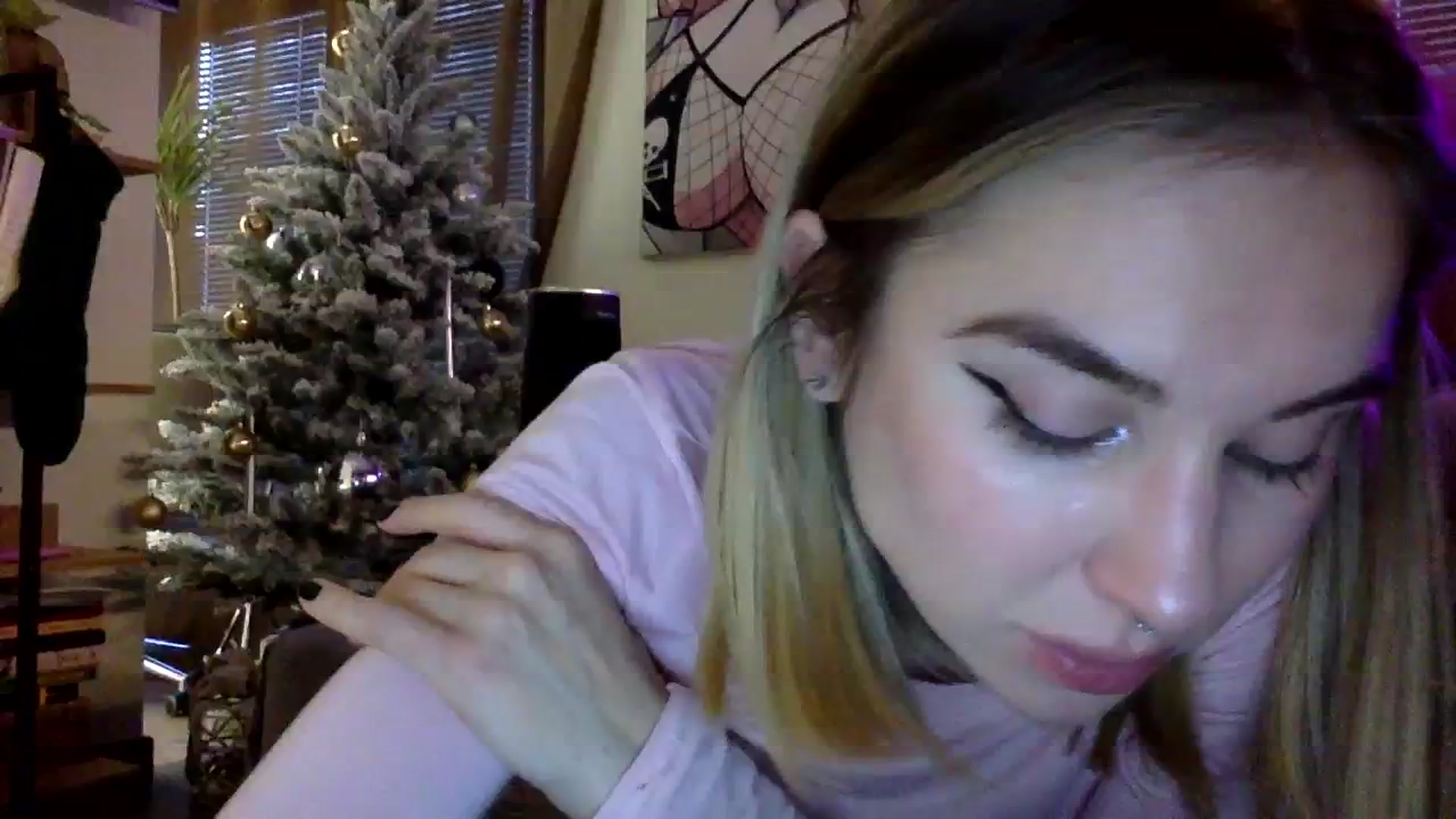 Gallery image thumbnail from EgoisticKitty's myfreecams stream on, 01/05/2024, 11:16 image 13 of 20