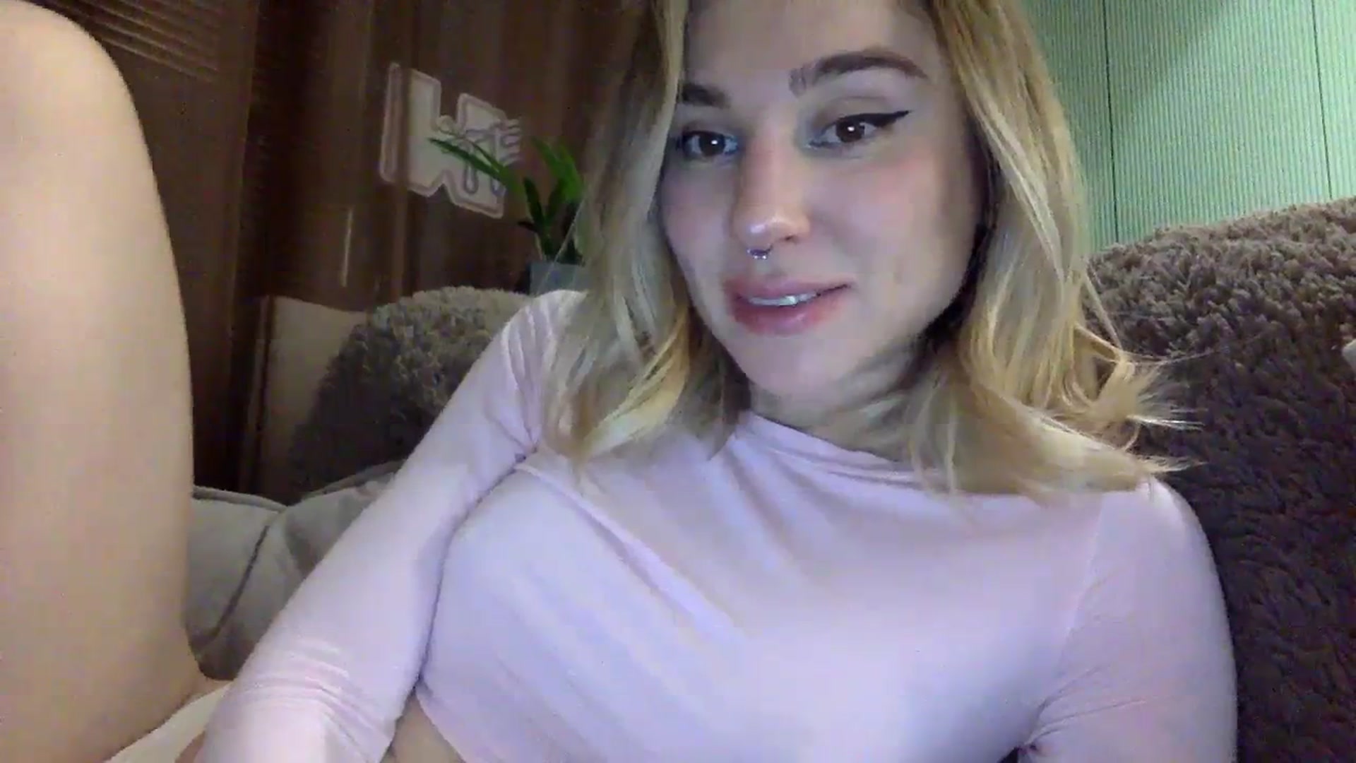Gallery image thumbnail from EgoisticKitty's myfreecams stream on, 01/07/2024, 14:45 image 6 of 20