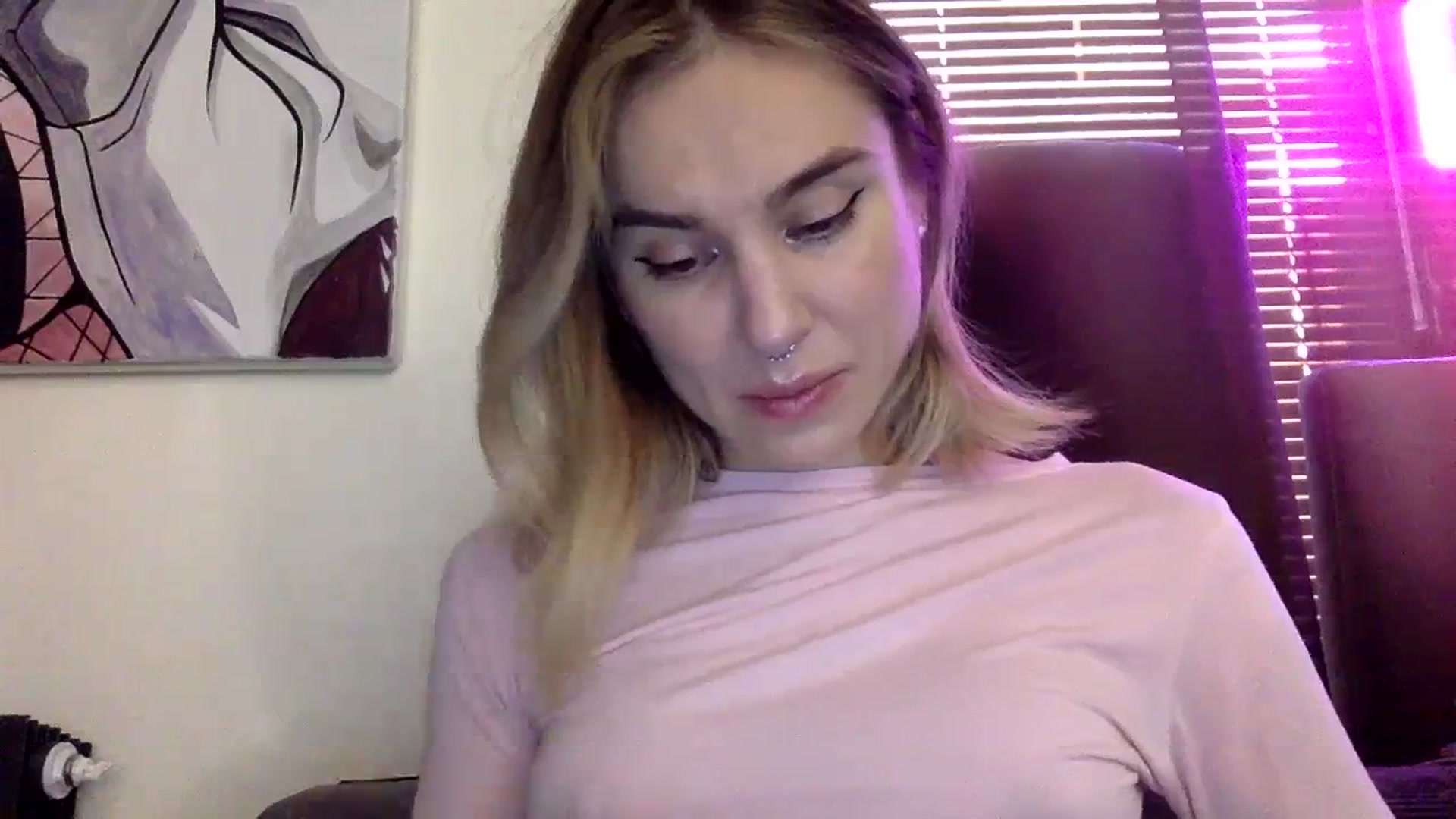Gallery image thumbnail from EgoisticKitty's myfreecams stream on, 01/08/2024, 09:16 image 2 of 20