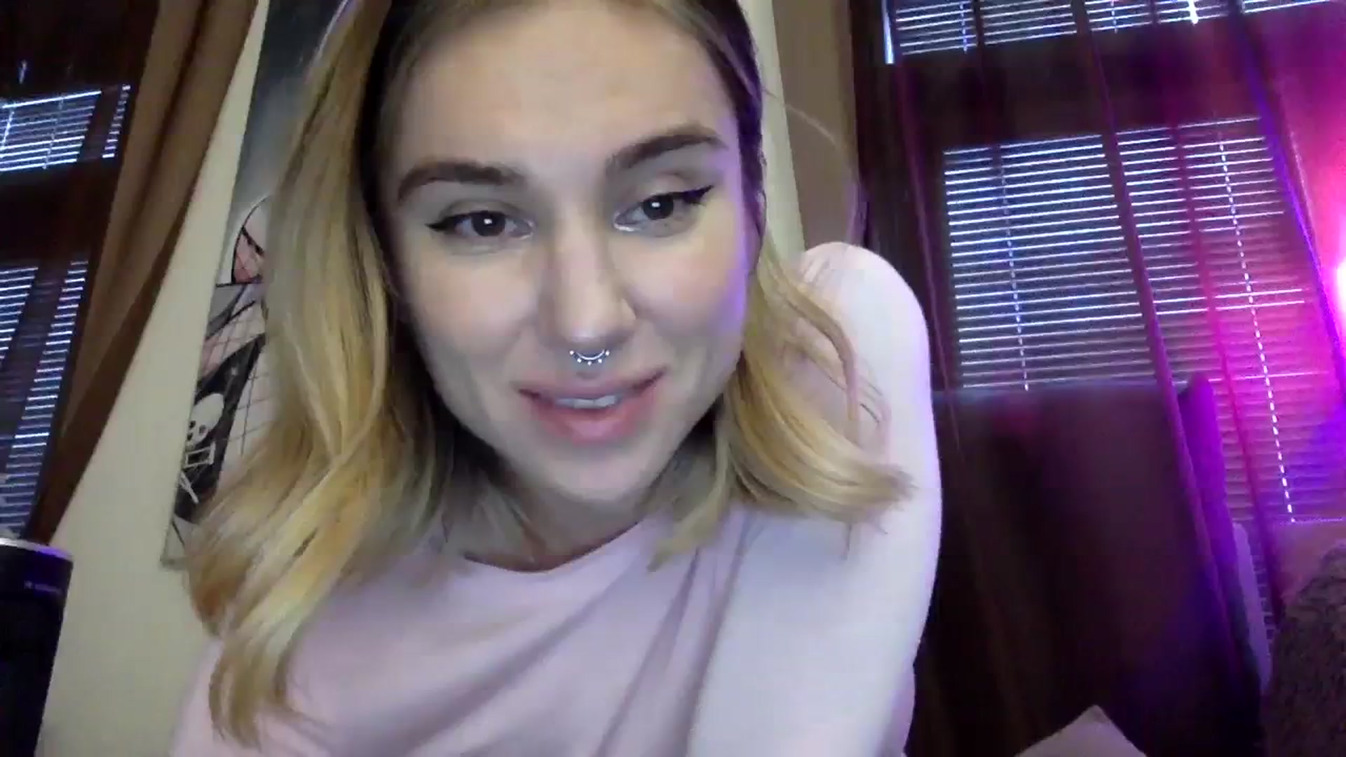 Gallery image thumbnail from EgoisticKitty's myfreecams stream on, 01/08/2024, 10:29 image 20 of 20