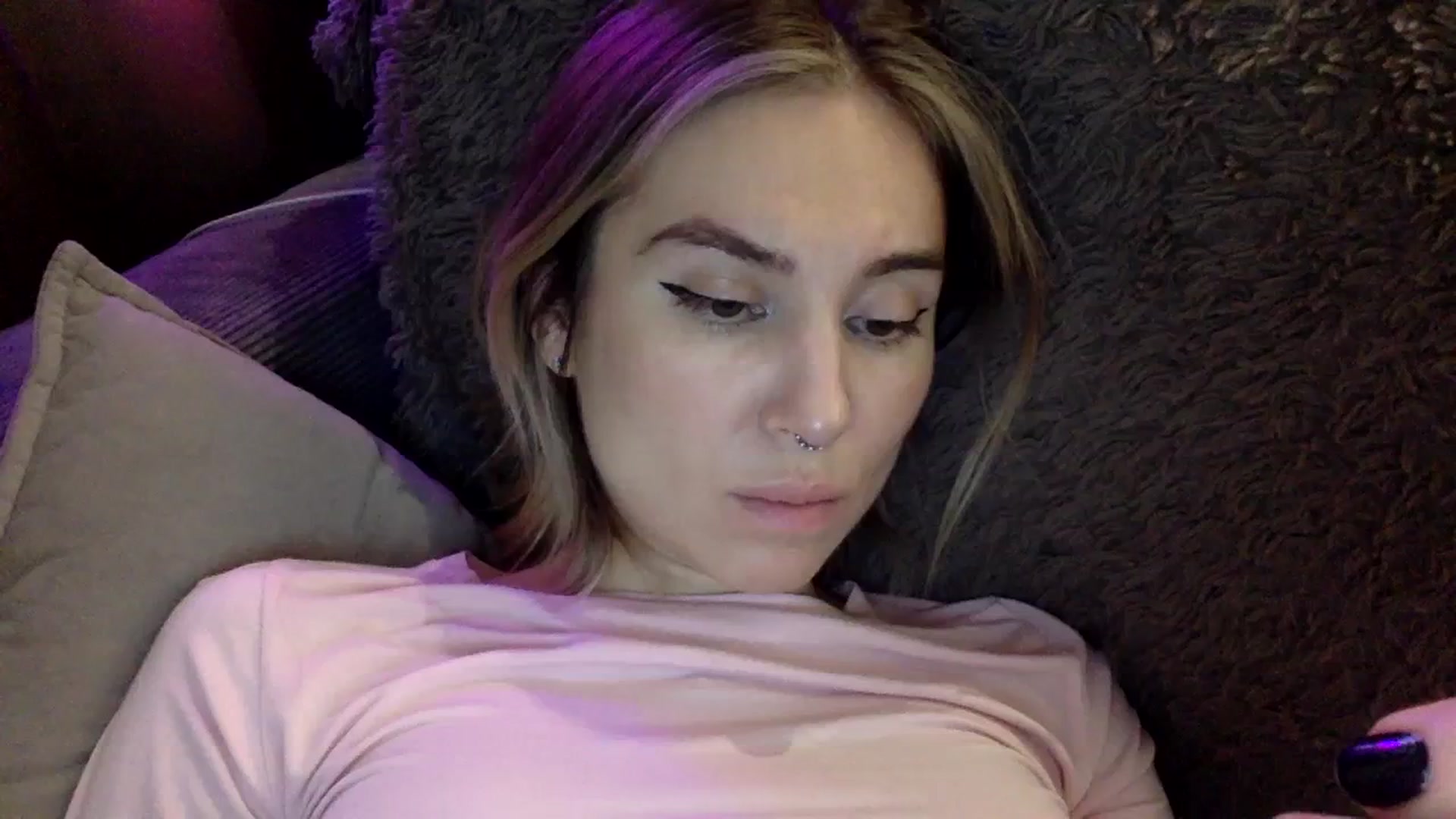 Gallery image thumbnail from EgoisticKitty's myfreecams stream on, 01/08/2024, 10:29 image 6 of 20