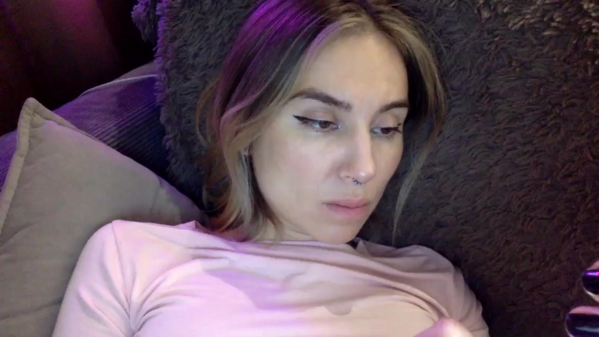 Gallery image thumbnail from EgoisticKitty's myfreecams stream on, 01/08/2024, 10:29 image 3 of 20