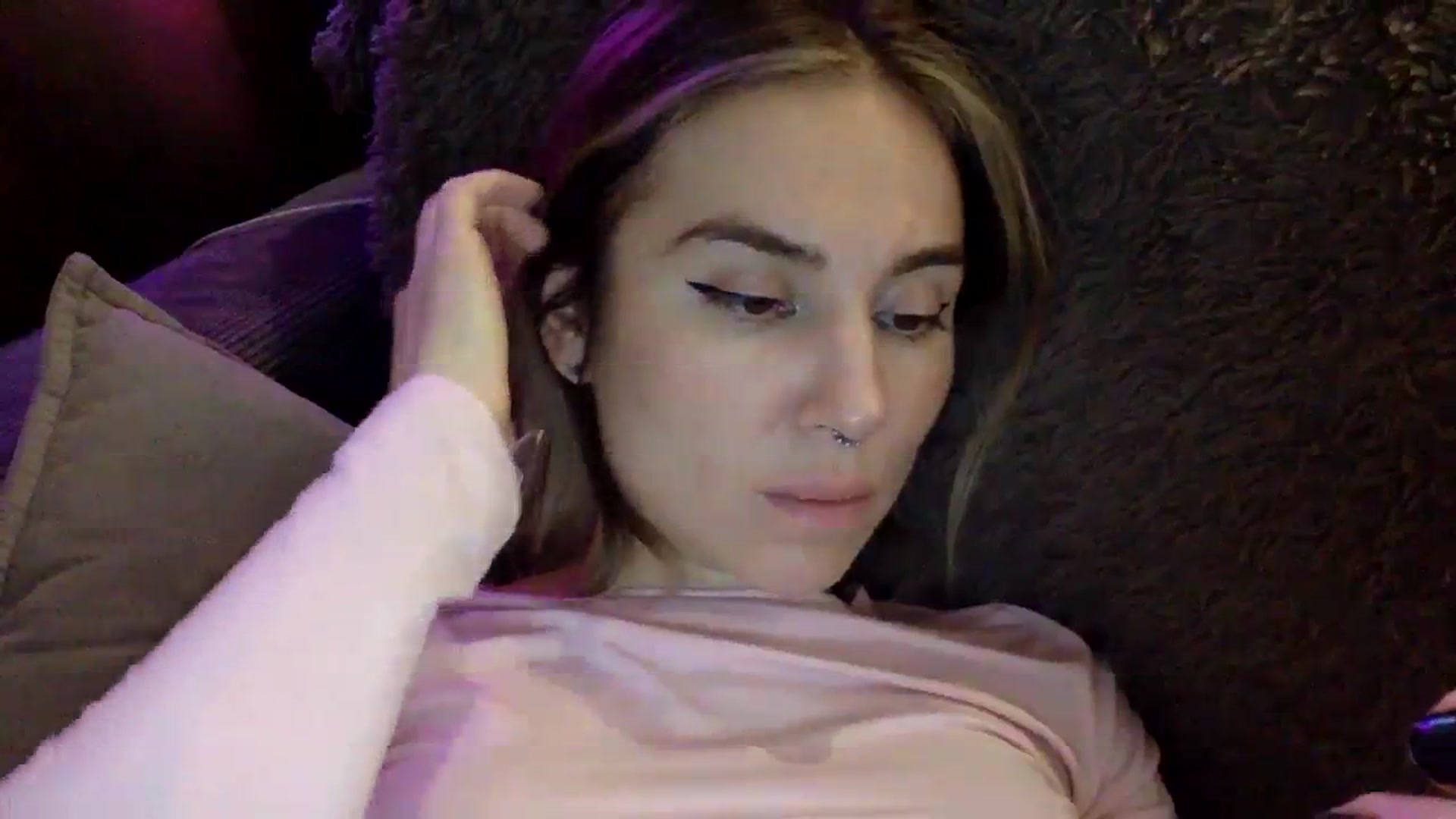 Gallery image thumbnail from EgoisticKitty's myfreecams stream on, 01/08/2024, 10:29 image 4 of 20