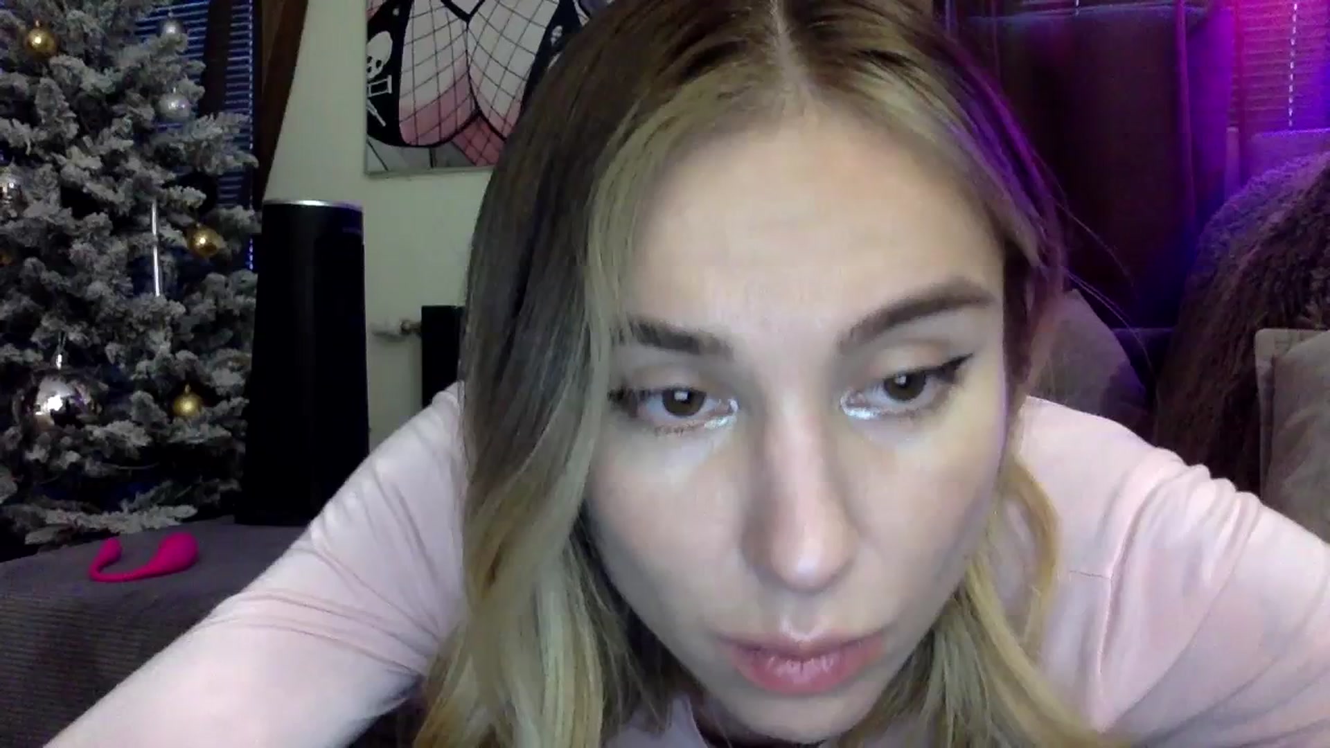 Gallery image thumbnail from EgoisticKitty's myfreecams stream on, 01/08/2024, 11:50 image 6 of 20