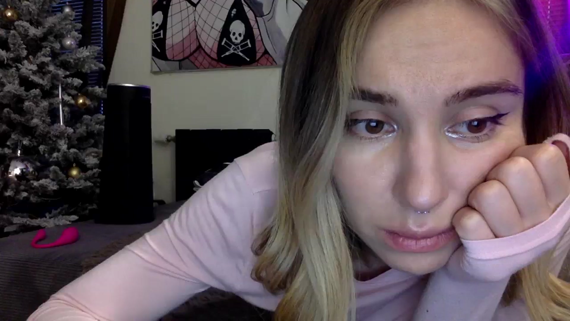 Gallery image thumbnail from EgoisticKitty's myfreecams stream on, 01/08/2024, 11:50 image 18 of 20