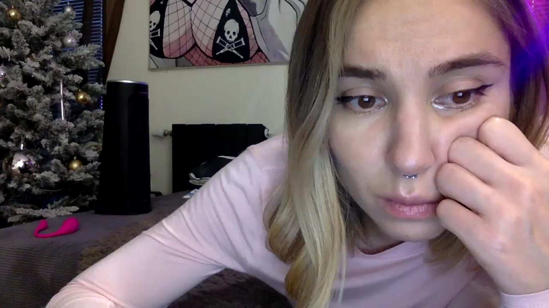 Gallery image thumbnail from EgoisticKitty's myfreecams stream on, 01/08/2024, 11:50 image 13 of 20