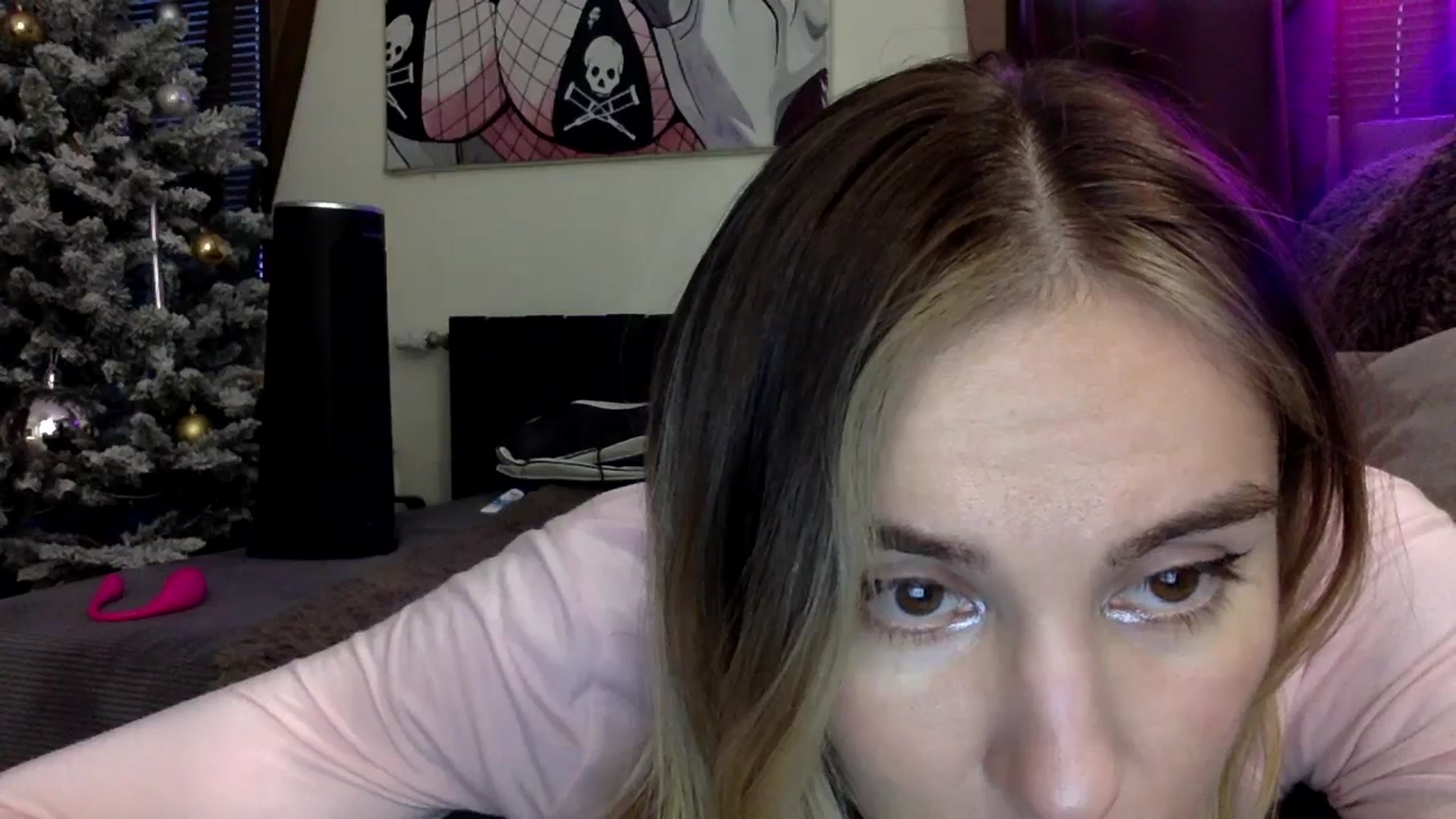 Gallery image thumbnail from EgoisticKitty's myfreecams stream on, 01/08/2024, 11:50 image 14 of 20