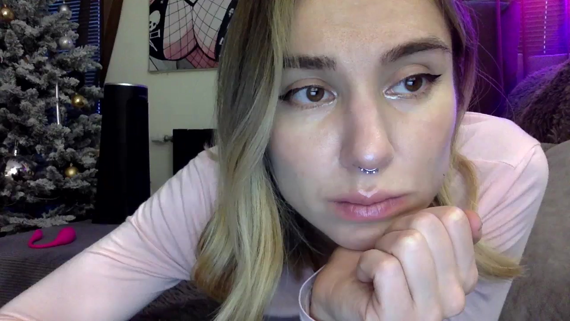 Gallery image thumbnail from EgoisticKitty's myfreecams stream on, 01/08/2024, 11:50 image 4 of 20