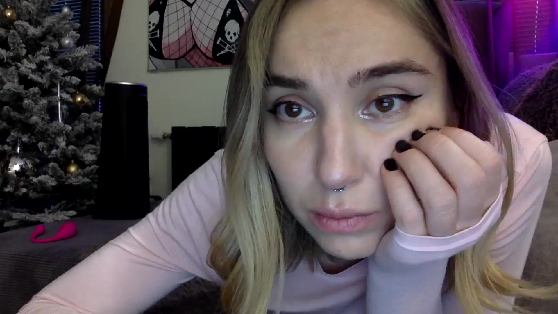 Gallery image thumbnail from EgoisticKitty's myfreecams stream on, 01/08/2024, 11:50 image 19 of 20