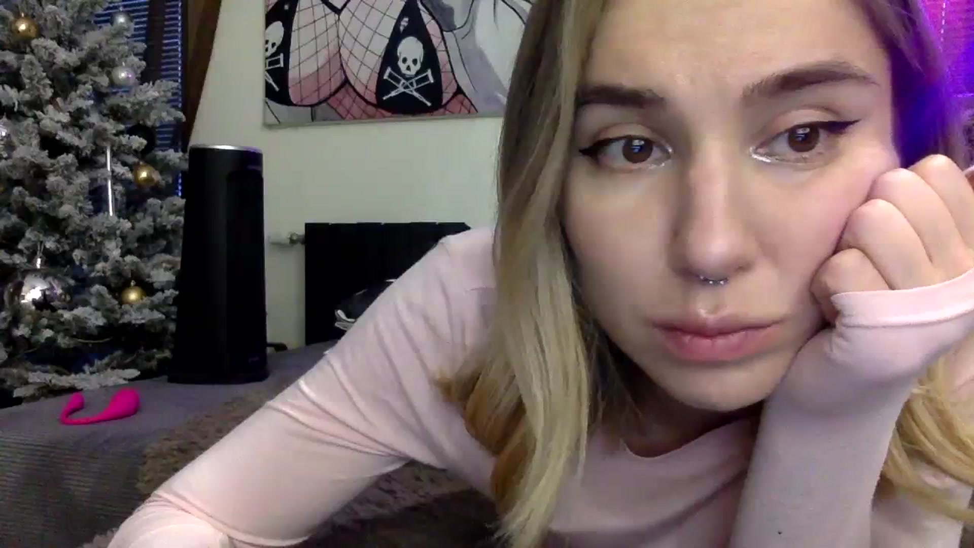 Gallery image thumbnail from EgoisticKitty's myfreecams stream on, 01/08/2024, 11:50 image 9 of 20