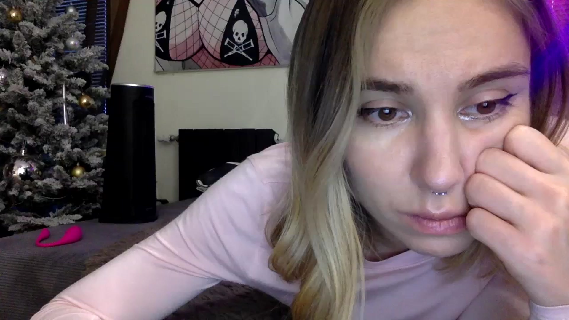 Gallery image thumbnail from EgoisticKitty's myfreecams stream on, 01/08/2024, 11:50 image 12 of 20