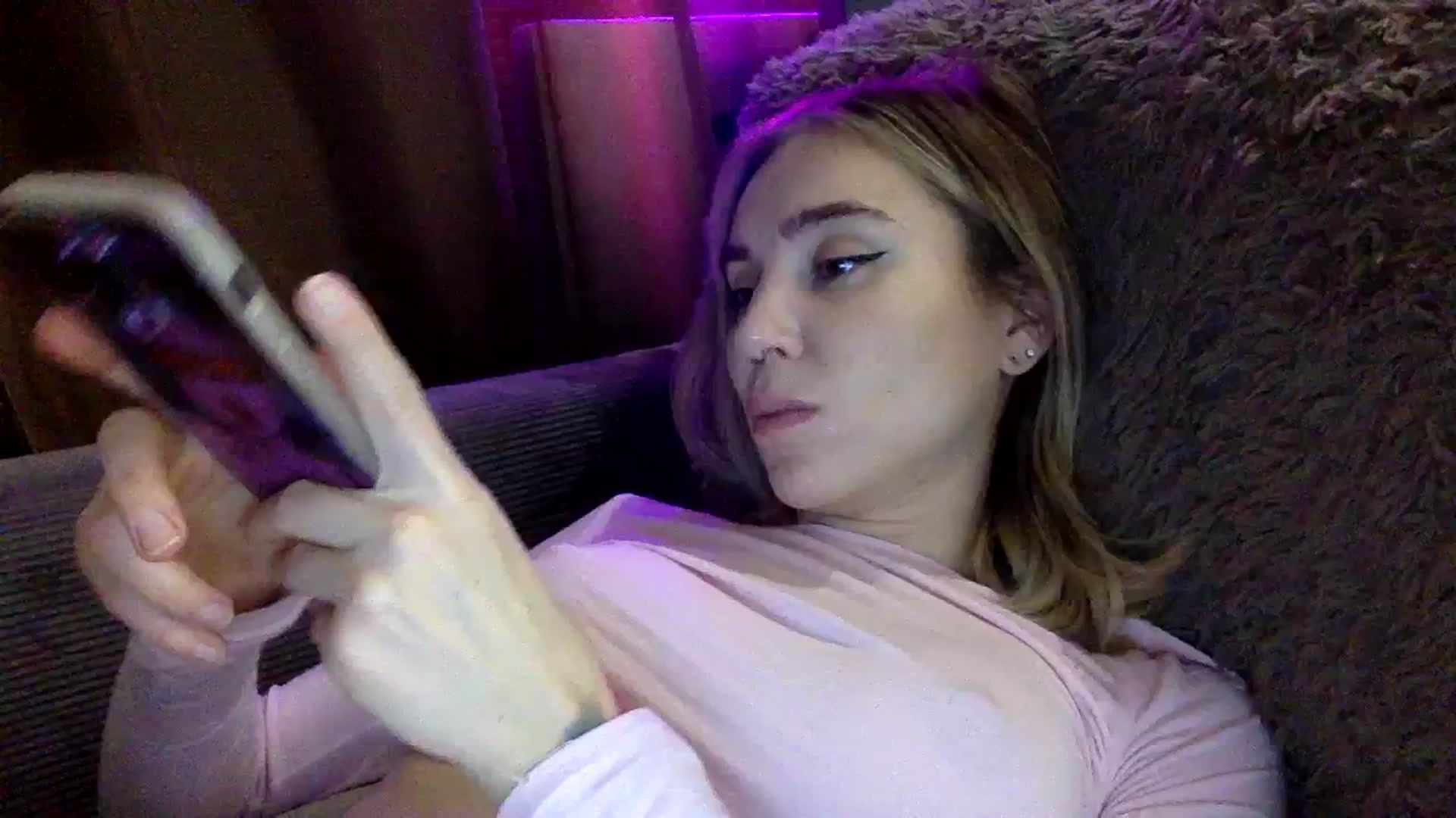 Gallery image thumbnail from EgoisticKitty's myfreecams stream on, 01/08/2024, 14:27 image 6 of 20