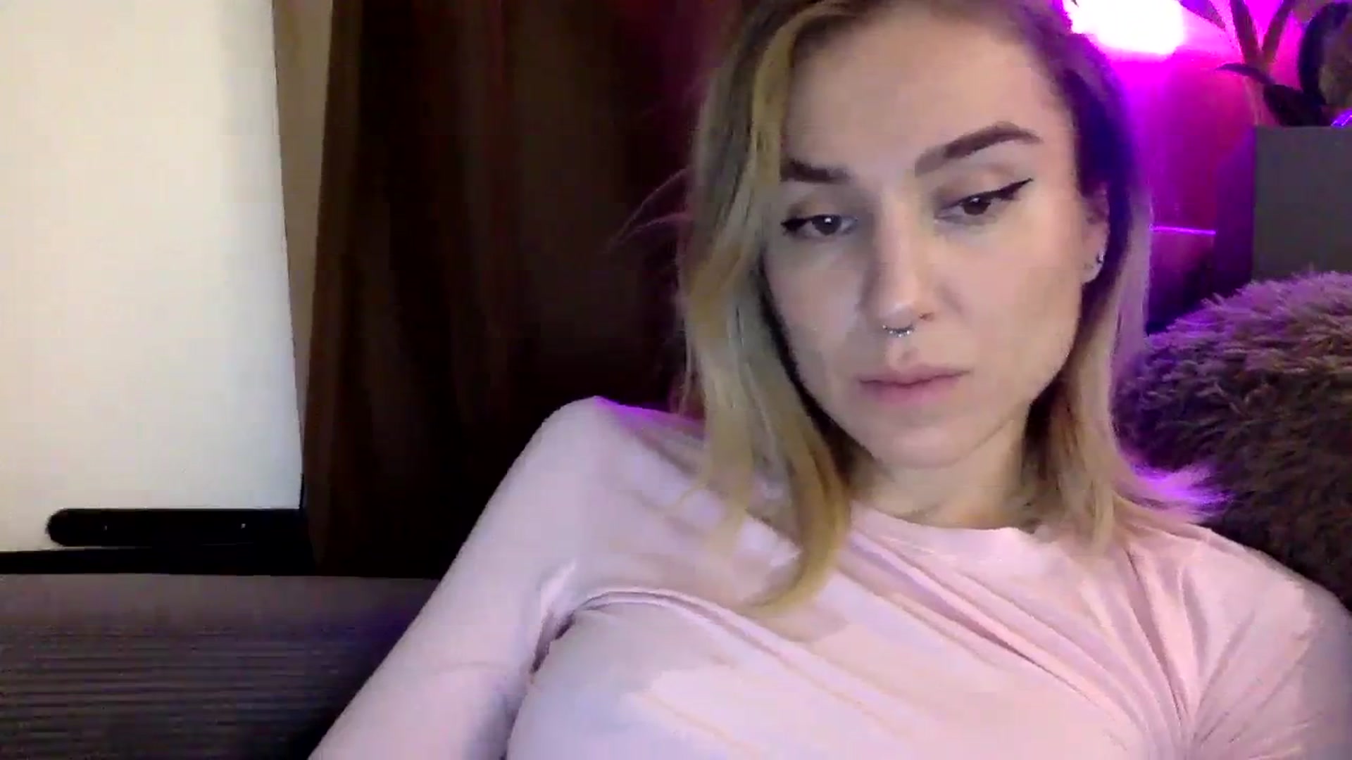 Gallery image thumbnail from EgoisticKitty's myfreecams stream on, 01/08/2024, 14:27 image 20 of 20