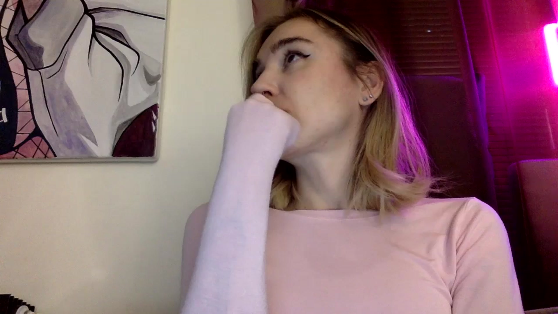 Gallery image thumbnail from EgoisticKitty's myfreecams stream on, 01/08/2024, 15:12 image 19 of 20