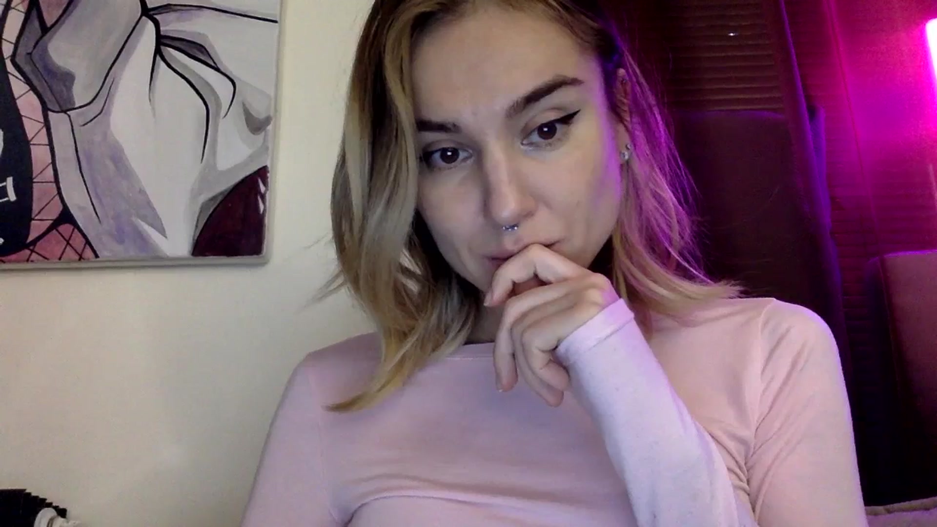 Gallery image thumbnail from EgoisticKitty's myfreecams stream on, 01/08/2024, 15:12 image 15 of 20