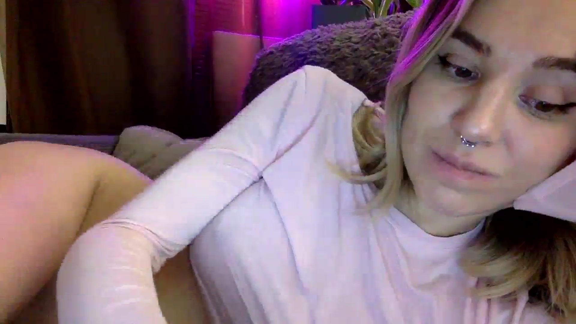 Gallery image thumbnail from EgoisticKitty's myfreecams stream on, 01/08/2024, 15:12 image 5 of 20