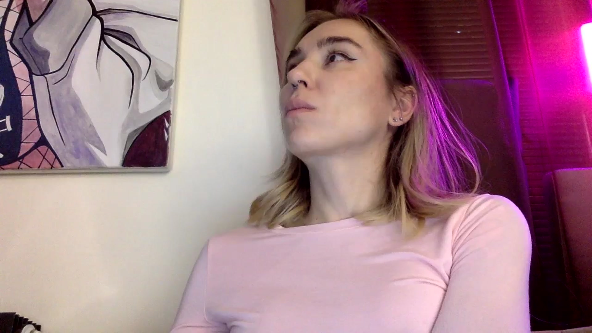 Gallery image thumbnail from EgoisticKitty's myfreecams stream on, 01/08/2024, 15:12 image 17 of 20