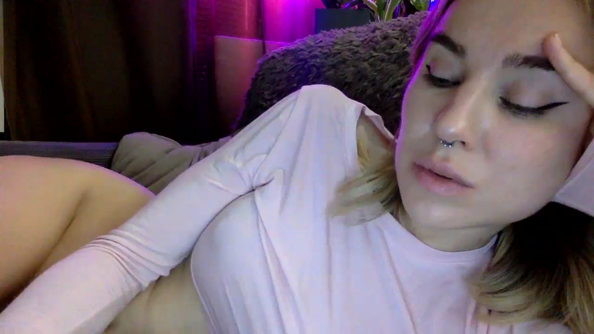 Gallery image thumbnail from EgoisticKitty's myfreecams stream on, 01/08/2024, 15:12 image 10 of 20