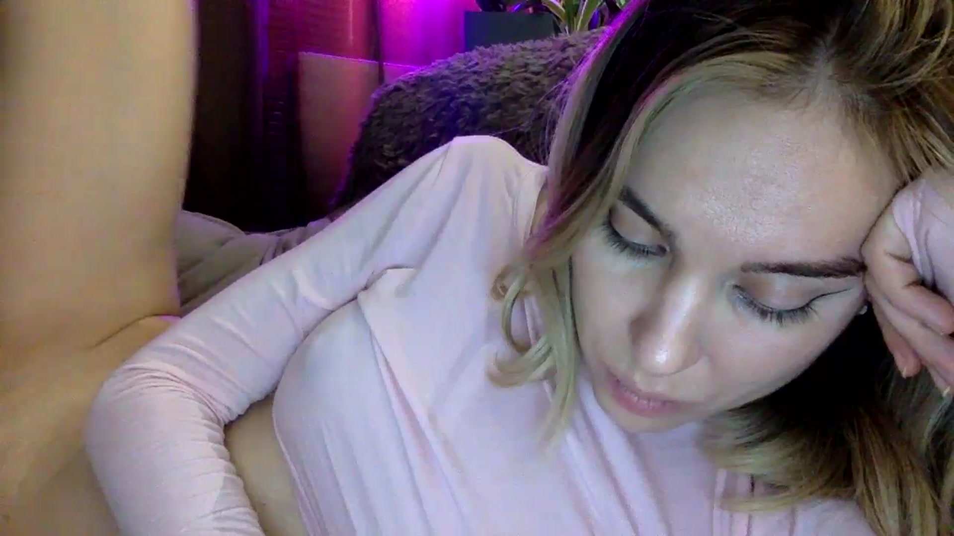 Gallery image thumbnail from EgoisticKitty's myfreecams stream on, 01/08/2024, 15:12 image 6 of 20